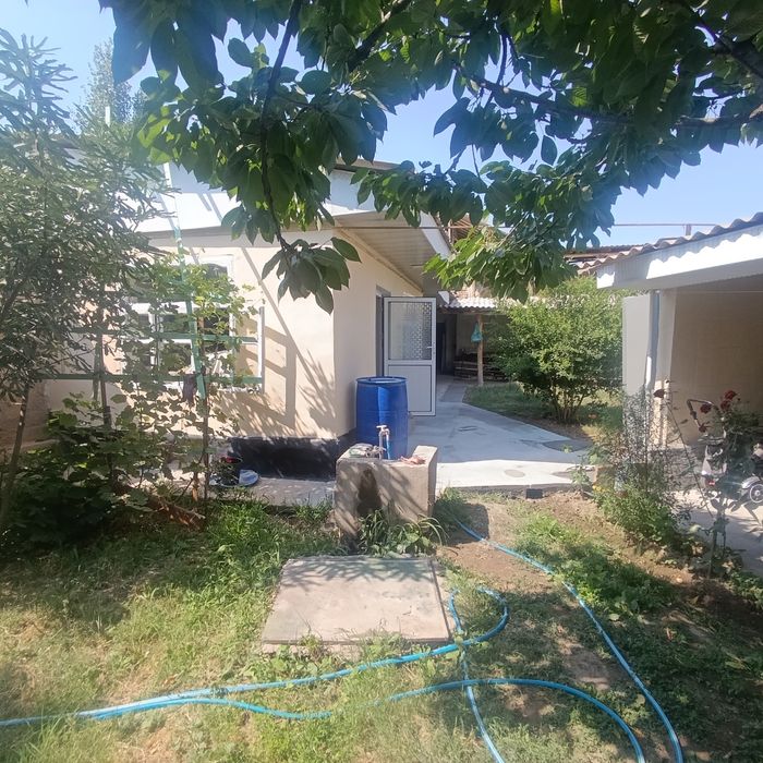 Bedniy pasyolka Raimqulov kochasida uy sotiladi 8 sotix