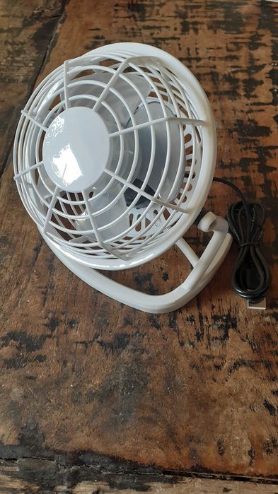 вентилатор настолен USB, тих и качествен, супер цена
