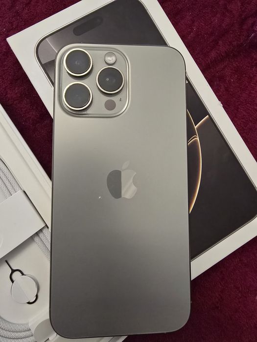 Айфон 16 про мах