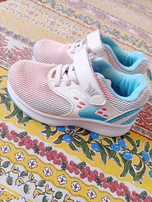 Adidași fetiță în stare bună