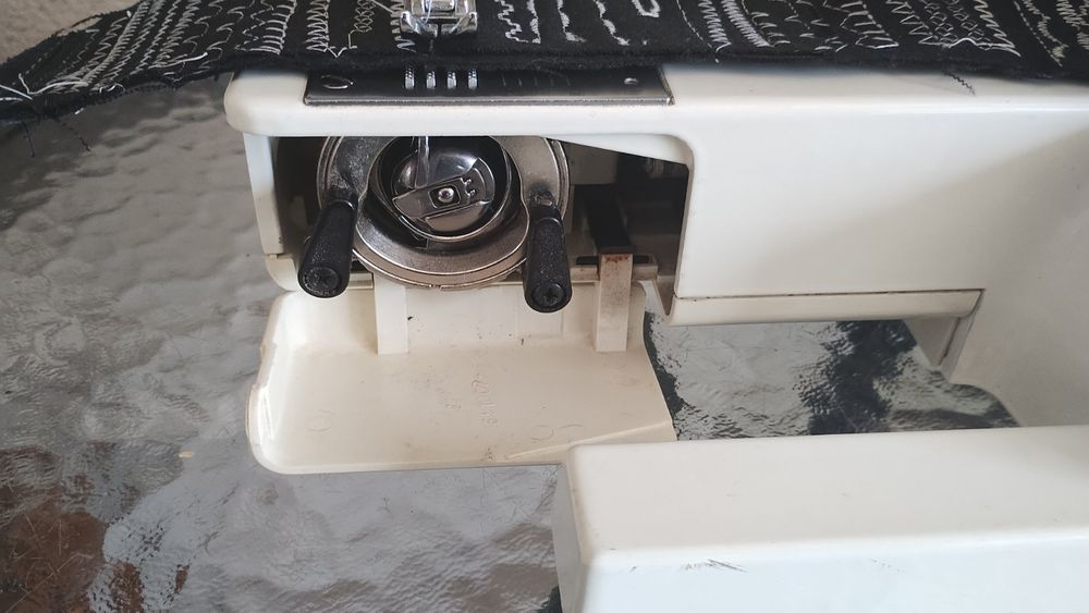 Шевна машина NECCHI 559