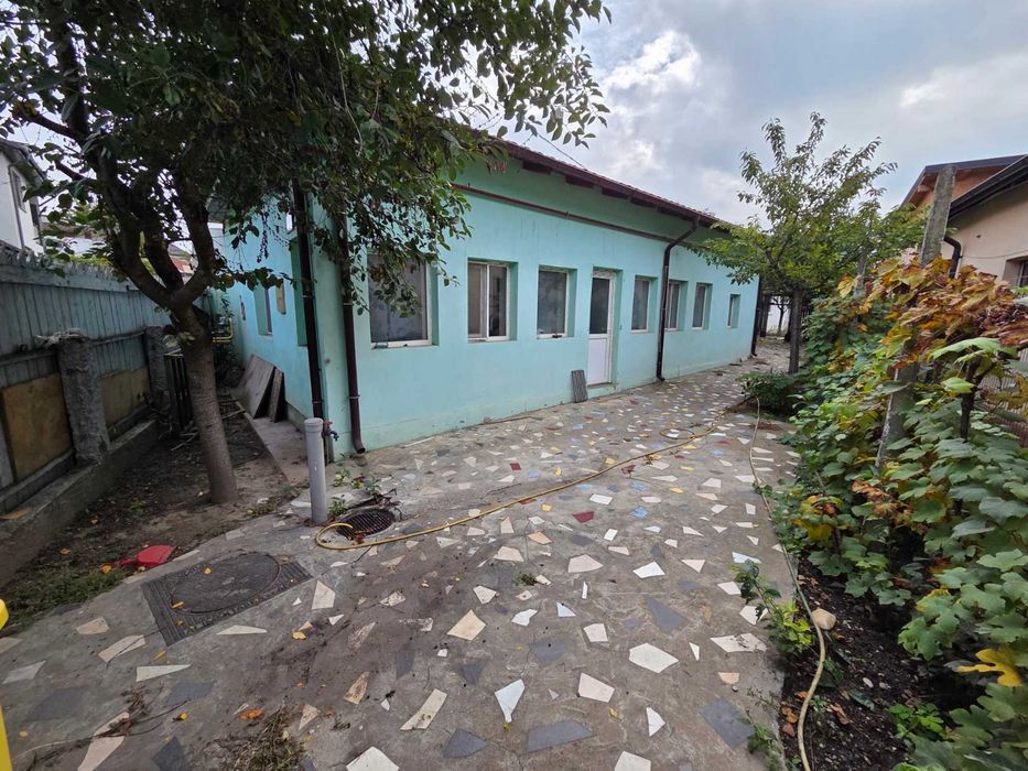 Cladire birouri si depozit + Casa de locuit