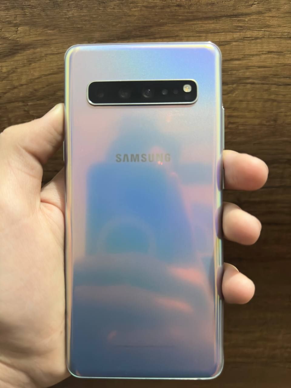 SAMSUNG S10 5G holati A+ yangidek 8ram 256Gb xotira imeidan otgan