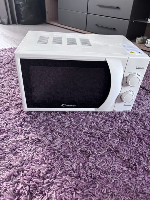 Se vinde Cuptor cu microunde