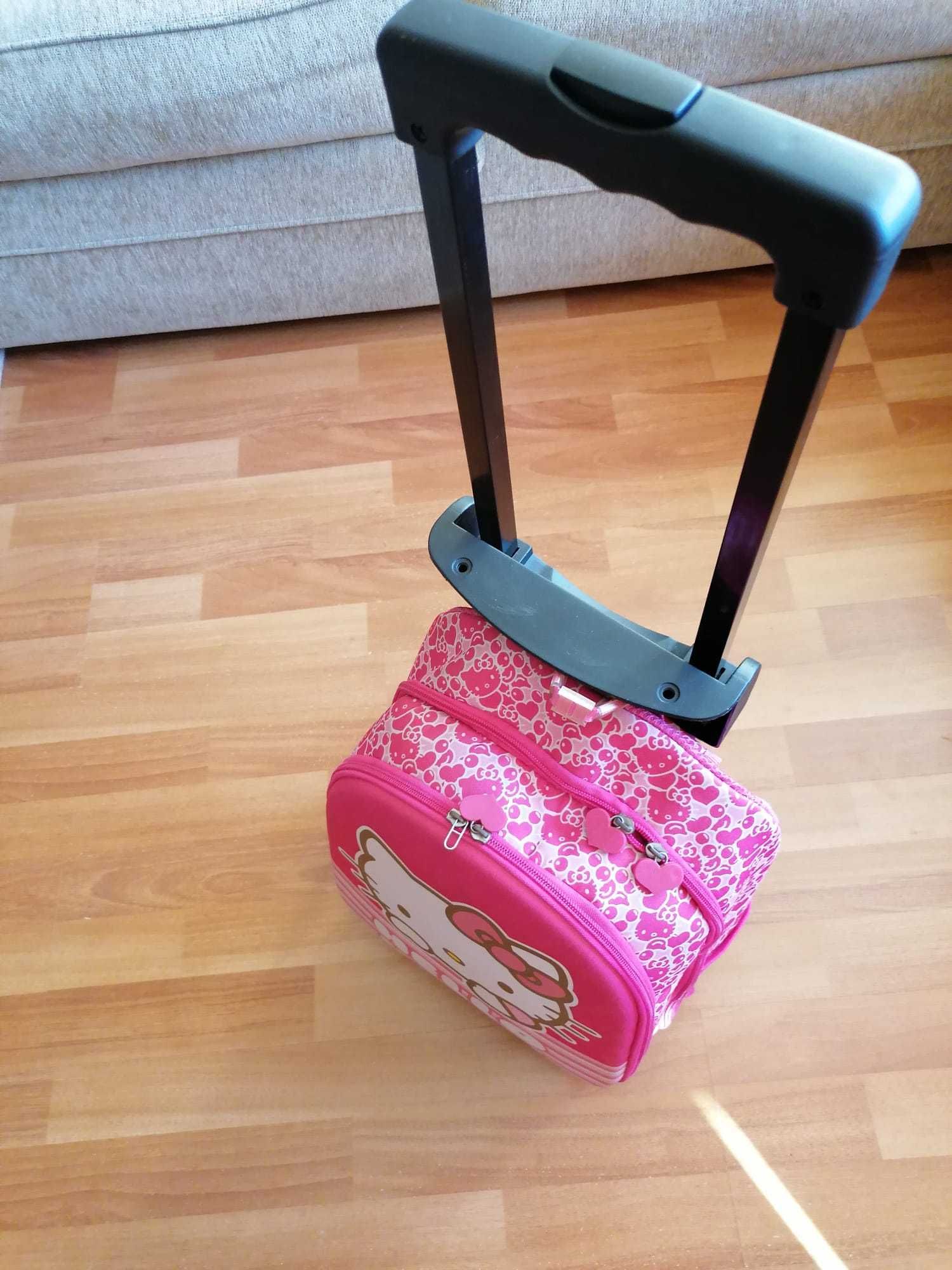 Ghiozdan / Rucsac tip troler cu roti Hello Kitty pentru clasele 1-4