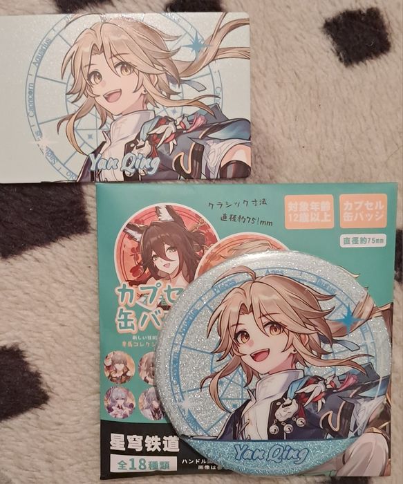 Продаю значок и коллекционные карточки по  Honkai Star Rail