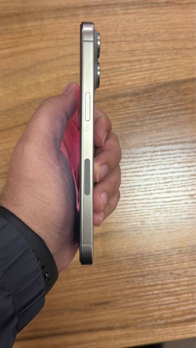 Продаю Iphone 15 pro max 256 gb e-sim