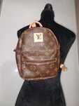 Rucsac Louis Vuitton cu o bretea, de dimensiuni mici