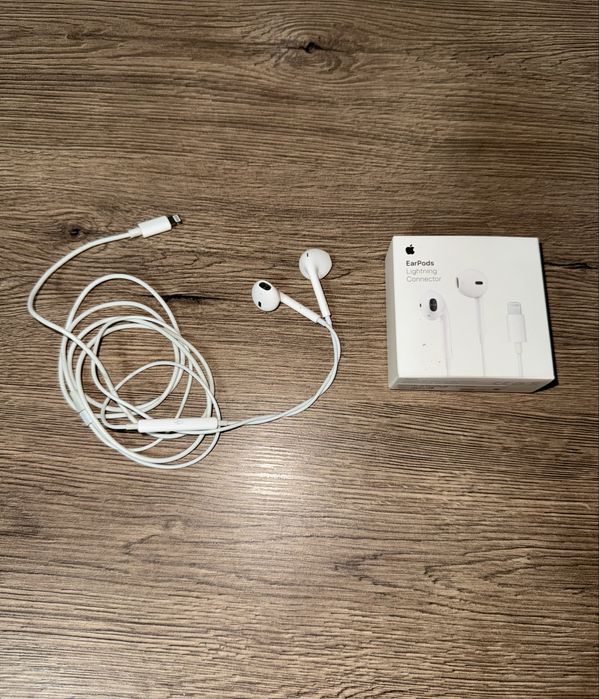 Оригинальные наушники apple