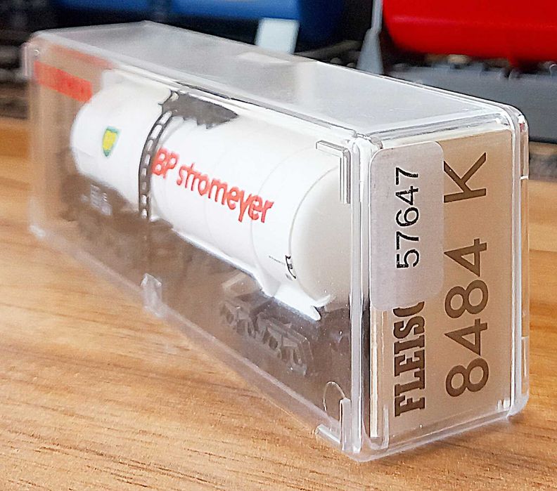 Вагон на Fleischmann 8484 - N - DC - DB - втора ръка /като нов/