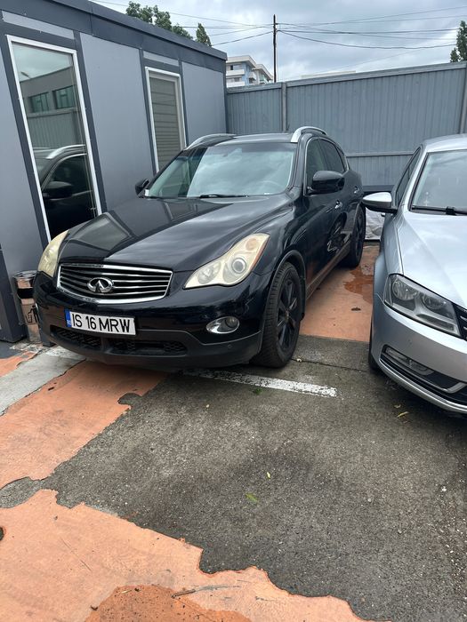 Infiniți ex35 benzina