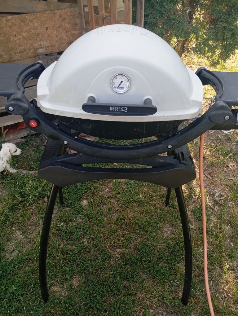 Weber газово барбекю и маса