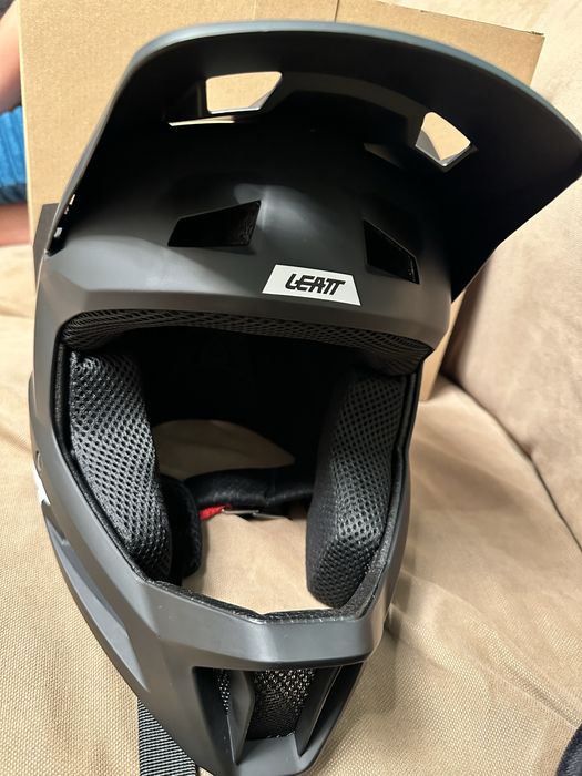 Casca Leatt MTB Gravity 1.0 M (57-58cm) negru NOU, cu eticheta