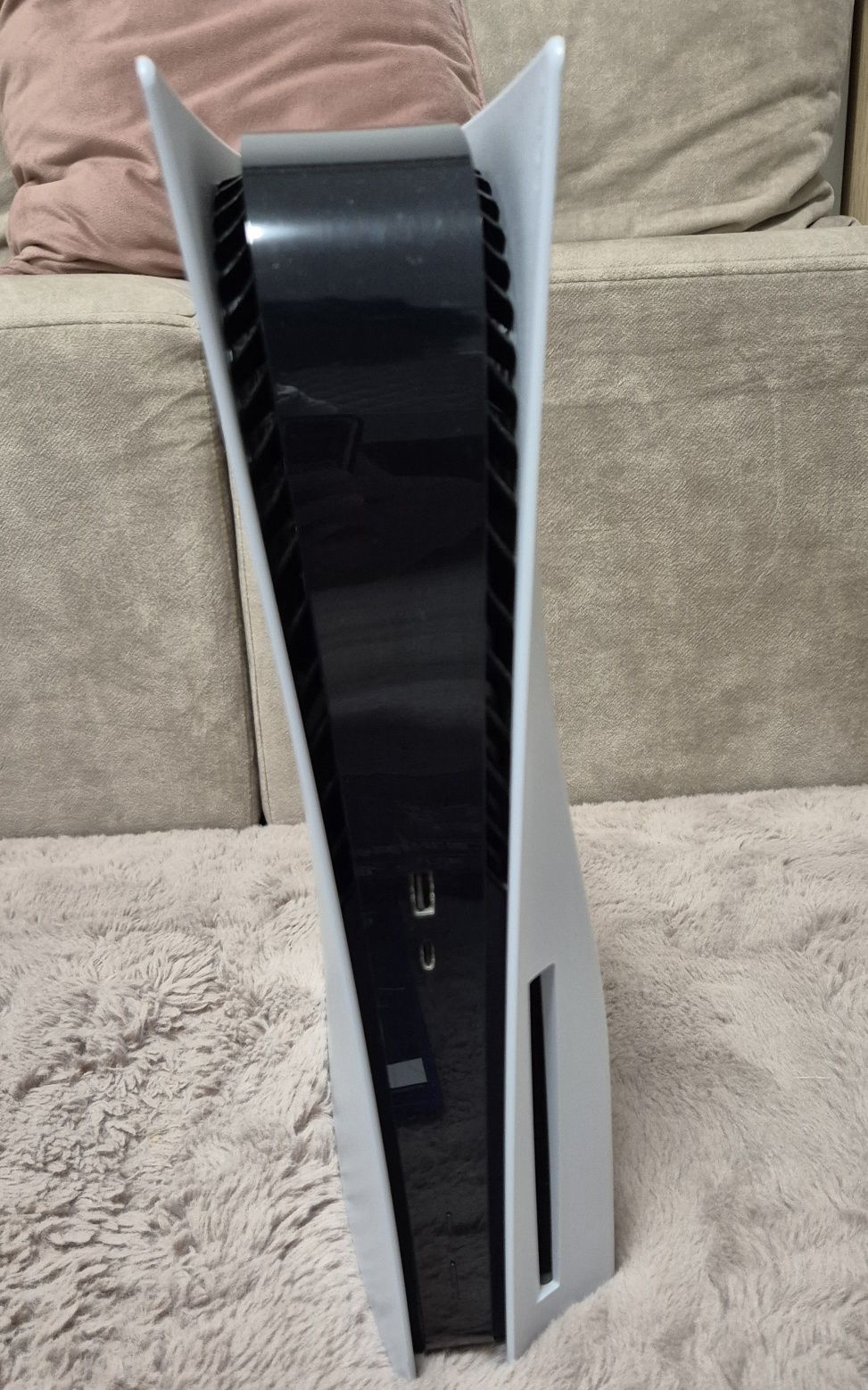 vând consola ps5