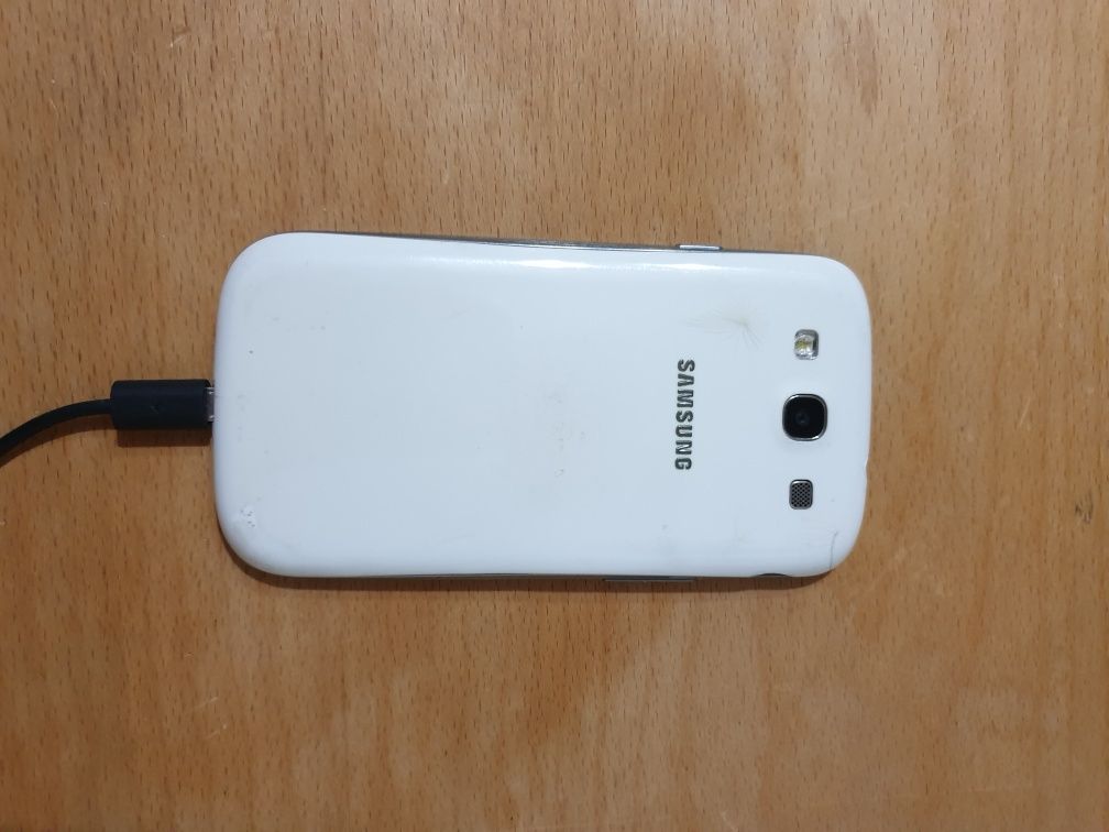 Смартфон Samsung Galaxy SIII