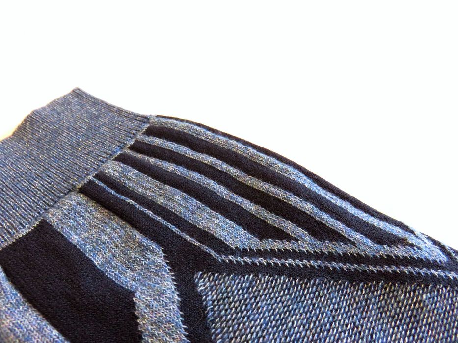 Пуловер High, S - M, нов