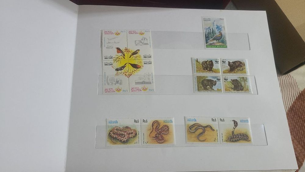 Марки Пакистана в подарочном футляре