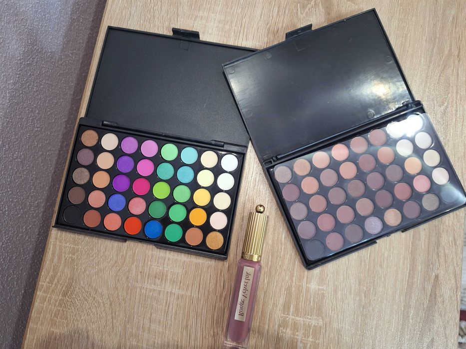 Продавам тези чисто нови палитри и червило на borjois