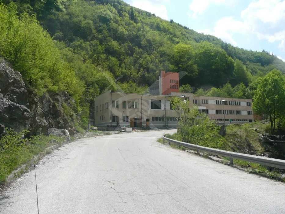 Бизнес имот до Лъки 56170