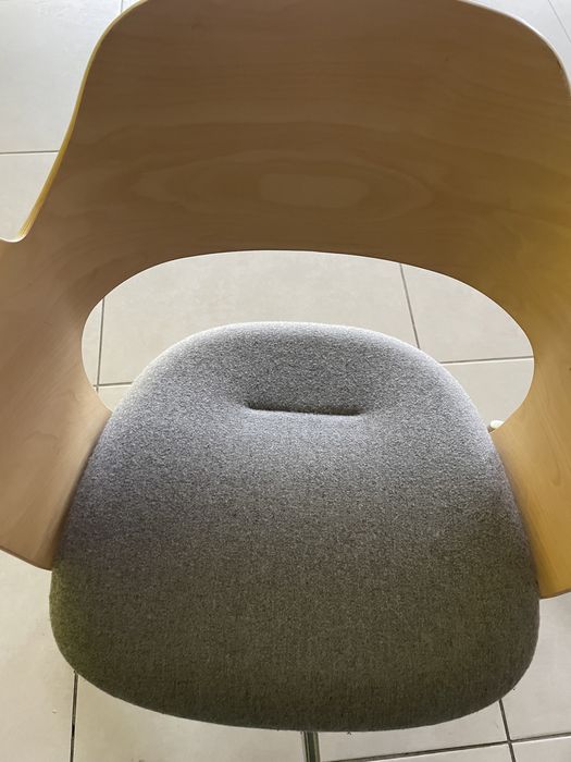 Scaun birou rotativ Ikea lemn si taipterie