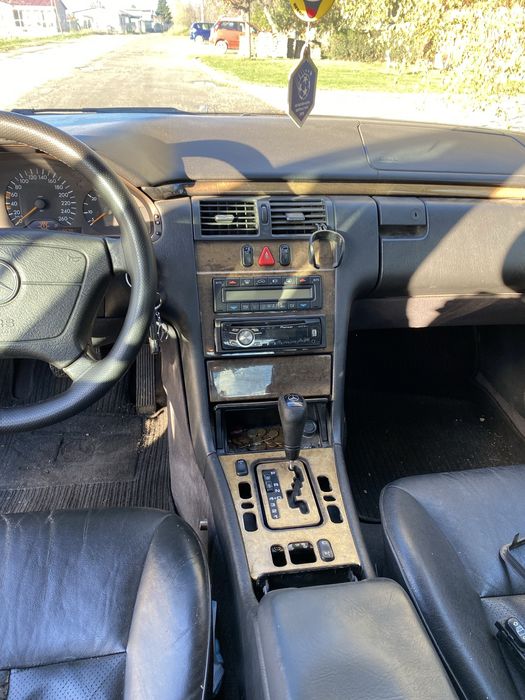 Mercedes-Benz E300 TD W210 om606 на части