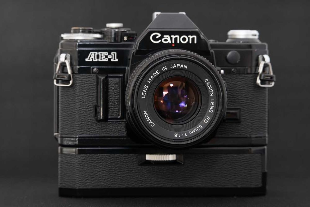 Aparat SLR Canon AE-1 cu obiectiv Canon 50 1.8 si auto winder