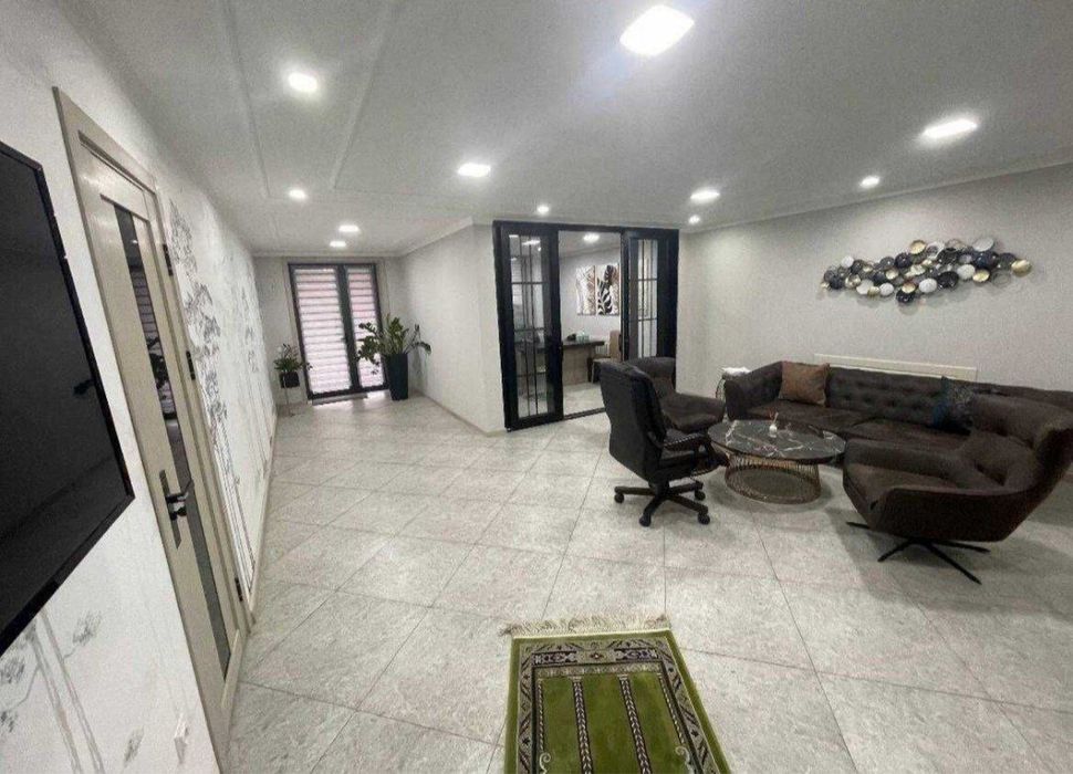 Аренда офиса! 3 ком 90 кв муқимий первая линия!