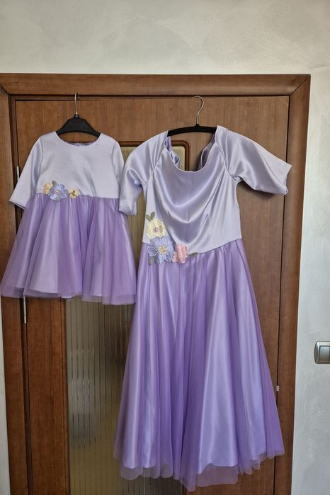 Продавам рокли мама и бебе в лилав цвят 
Размер мама М/Л
Размер бебе 8