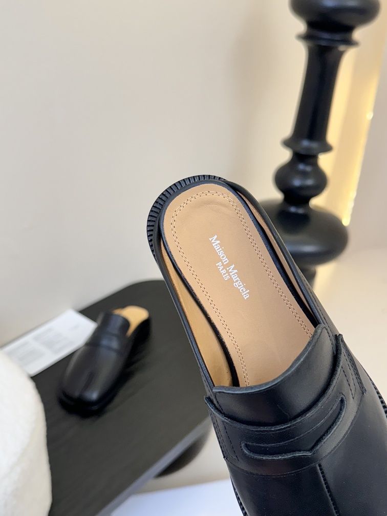Papuci saboti Maison Margiela, negru, tip Premium