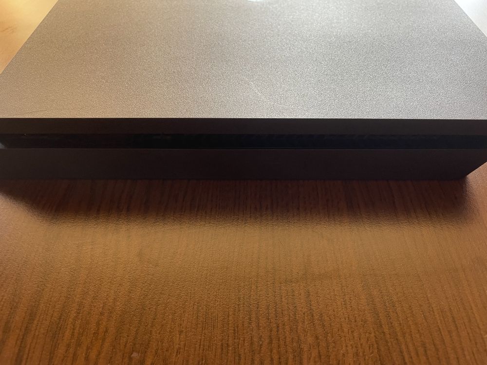 PS4 Slim 1 TB [Само за дигитални игри]
