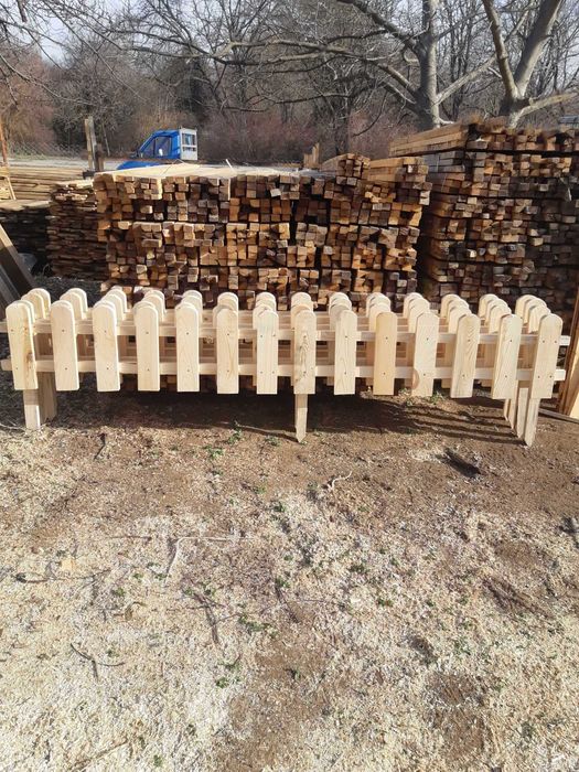 Декоративни дървени огради за градина