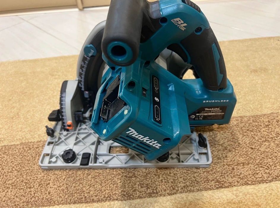 Fierastrau circular Makita DSP600