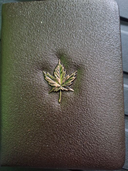 Vând doua monede aur 100 dolari canada și medalie aur jocurile olimpic