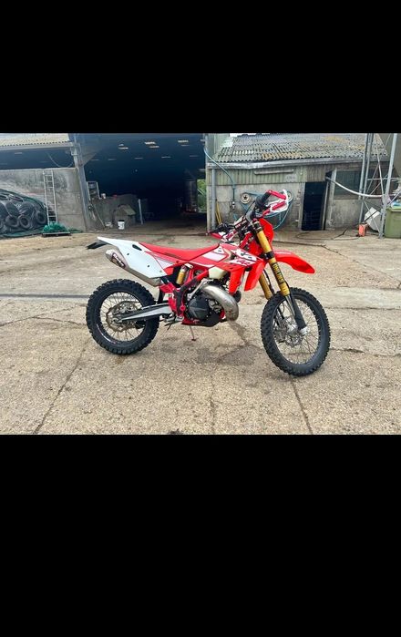 beta rr 300 și husqvarna te 450