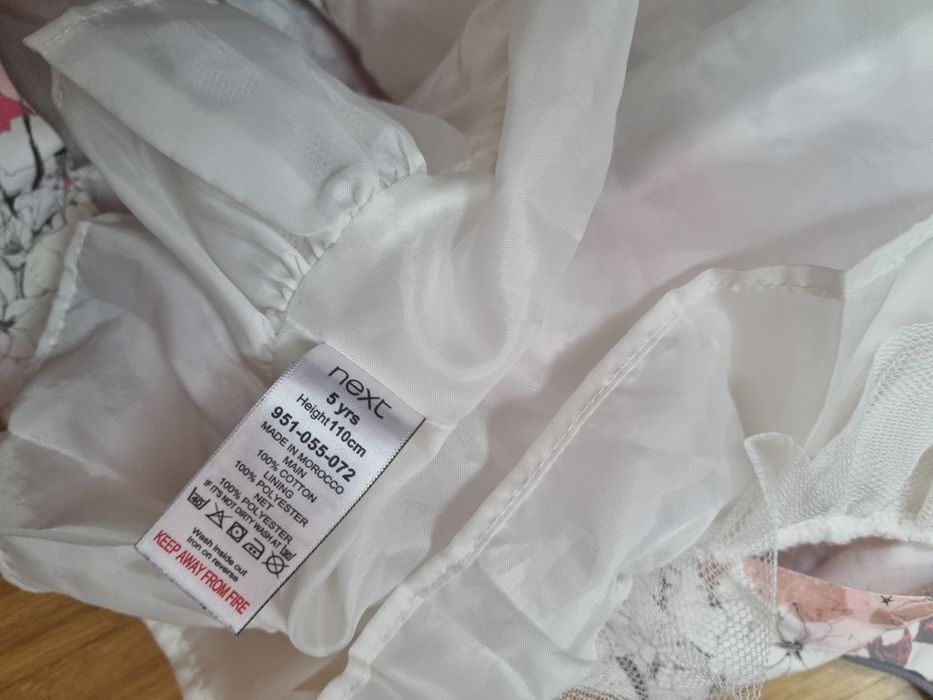 Rochie Next frumoasa, cu dublura 5 ani