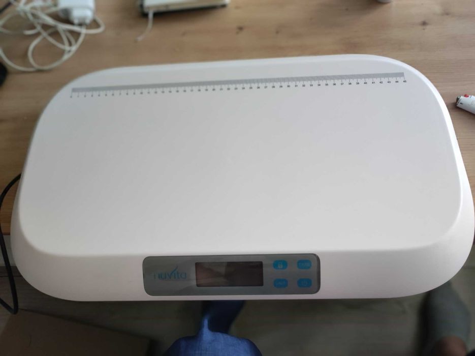 Електронна везна за бебе Nuvita