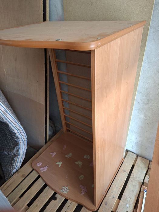 Детско легло с матрак.