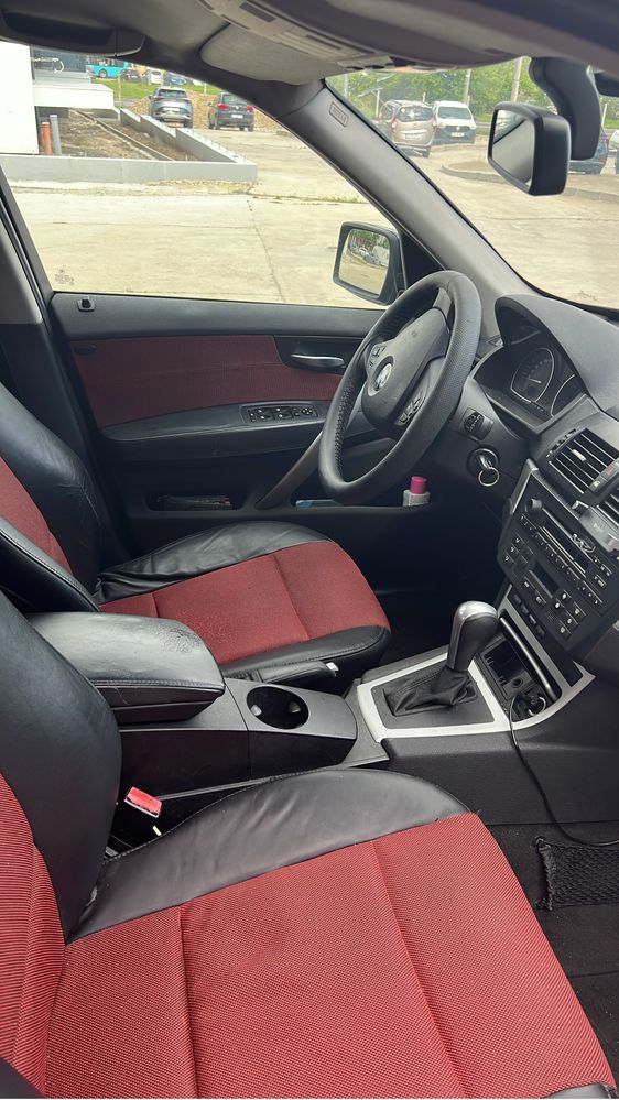 Vand bmw x3 2009 177cp 2000 disel de culoare neagra cu gipies