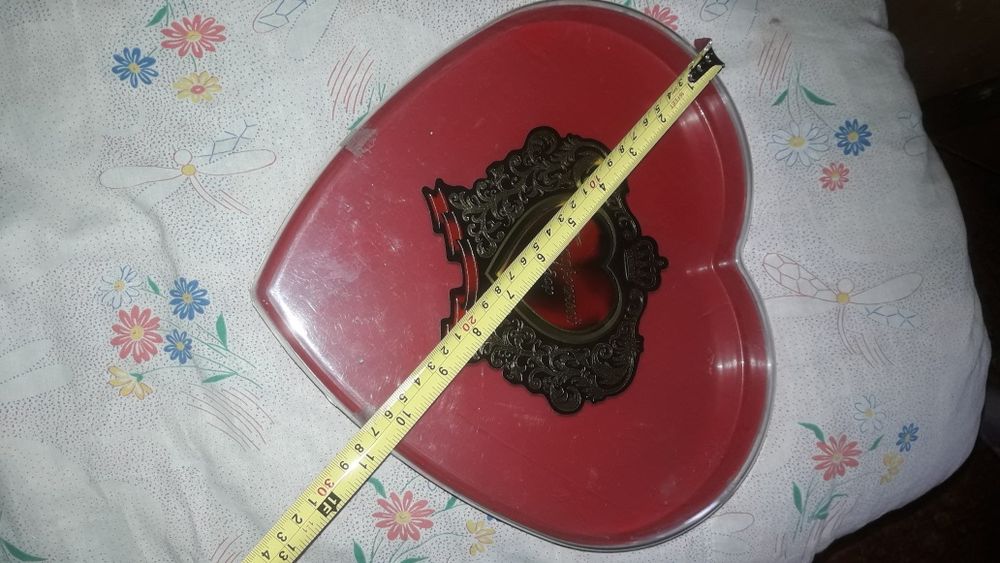 седце коробочка пластмассовая  для поделок , диаметр 27 см