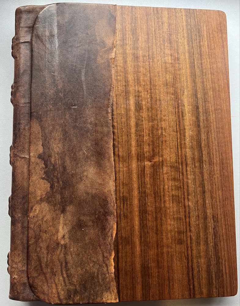 Coperta carte  piele si lemn ,,Arte Medici” 1970