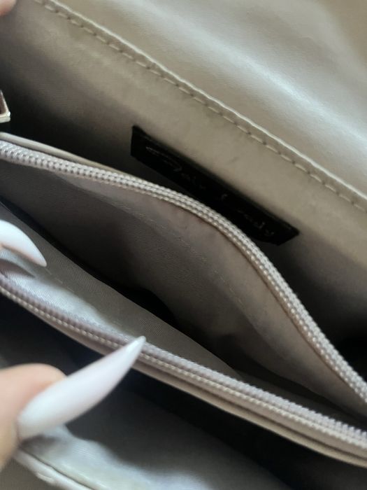 Дамскя чанта, светлосива, почти неизползвана