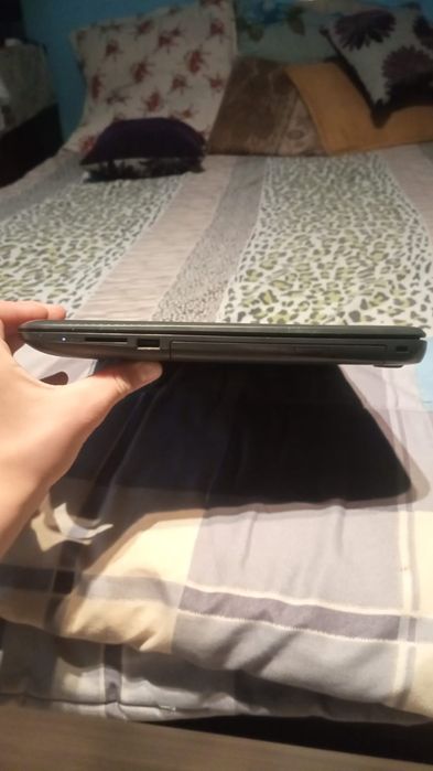 Vând laptop HP hQ Tre 71004