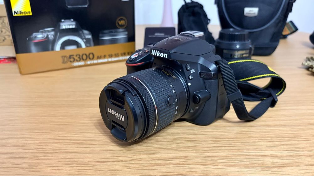 Nikon D5300 - 9000 cadre 2 obiective ,card ,geanta ,acumulator,incarca