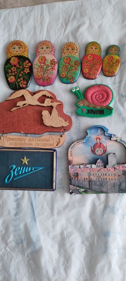 Магнитики разных стран.