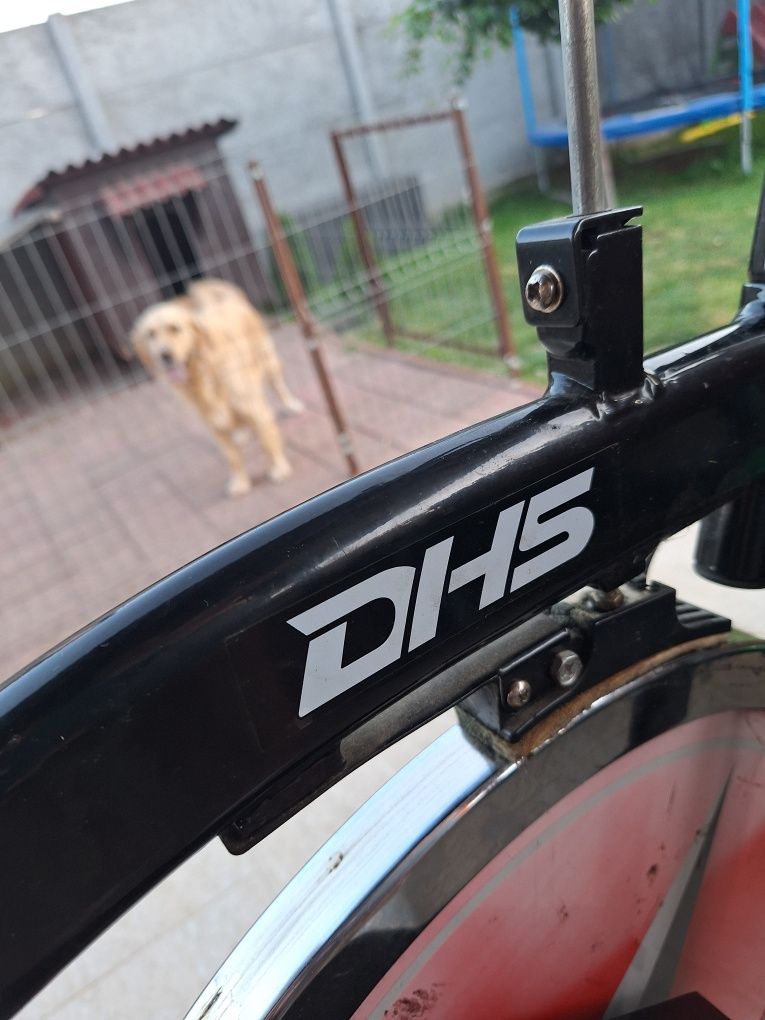 Vând bicicleta fitness DHS