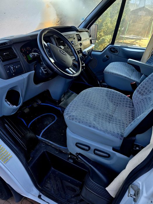 Vând Autorulota Ford