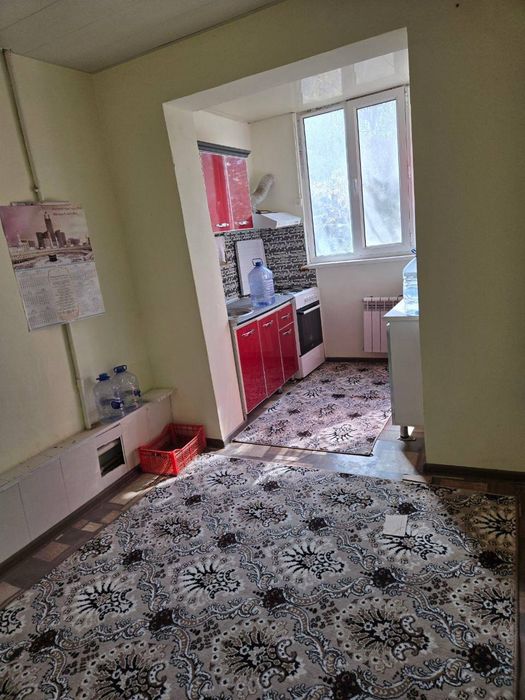 2 xonali kvartira sotiladi