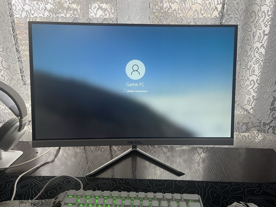Продам монитор Maxal
