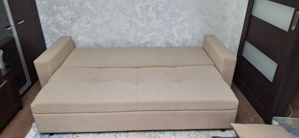 Продам диван в отличном состоянии.