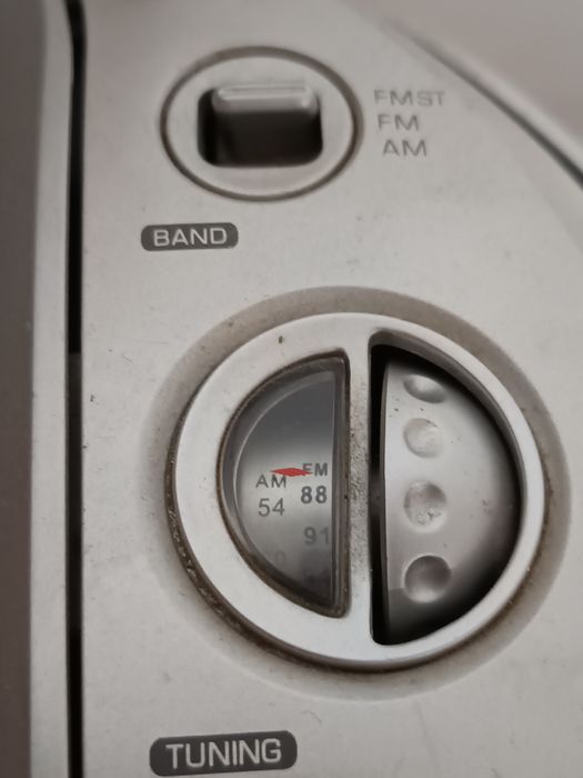 Radiocasetofon stereo,portabil,2.20 și baterii